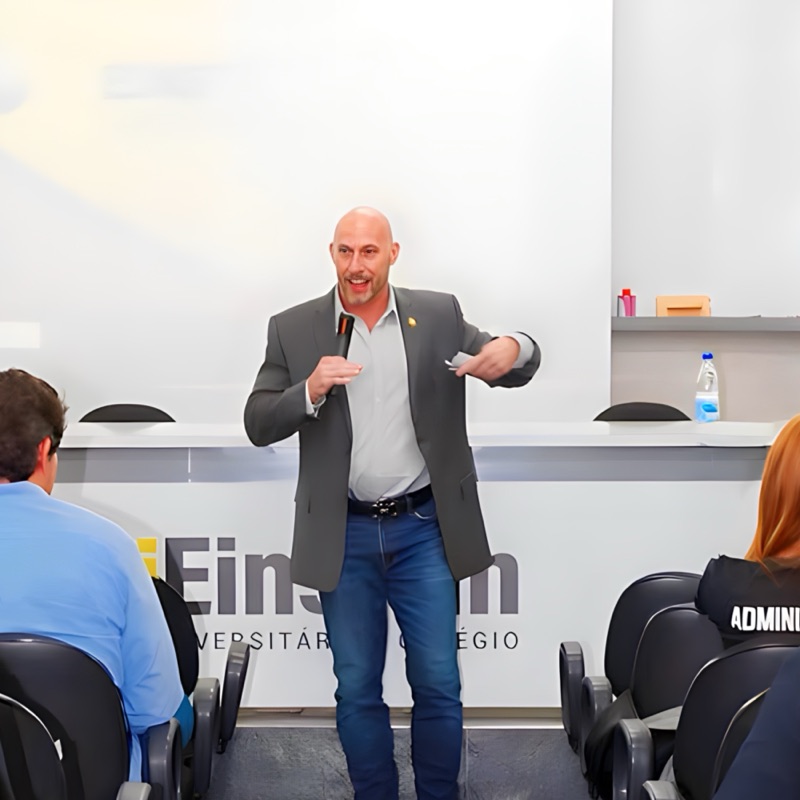 Johnny Walker Garner em palestra para profissionais